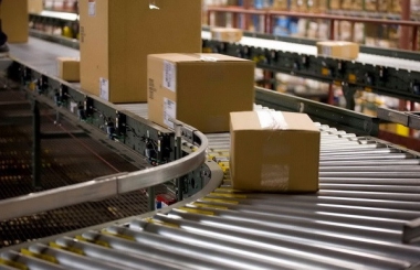 Tư vấn lắp đặt robot vận chuyển AGV kết hợp băng tải tự động hóa TPHCM